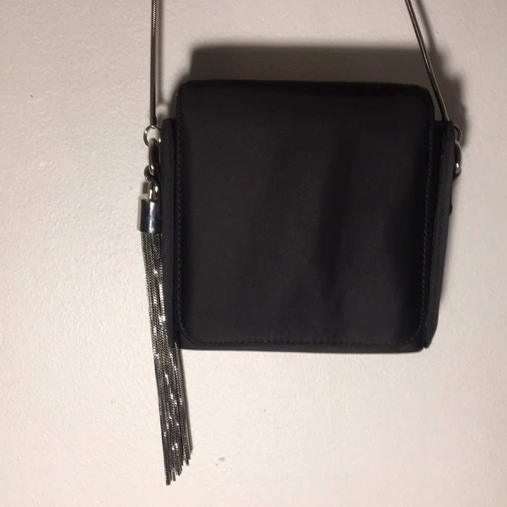 BLACK CHAIN PURSE